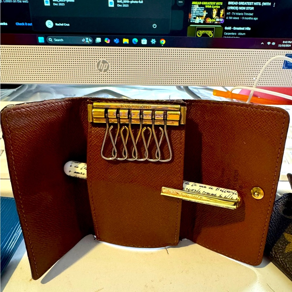 AUTHENTIC LOUIS VUITTON KEY HOLDER WALLET